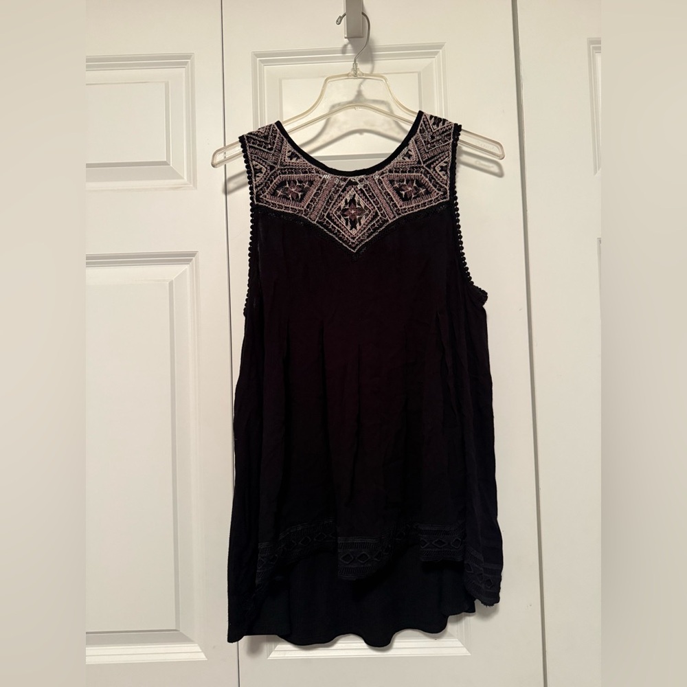 Black Flowy Sleeveless Top